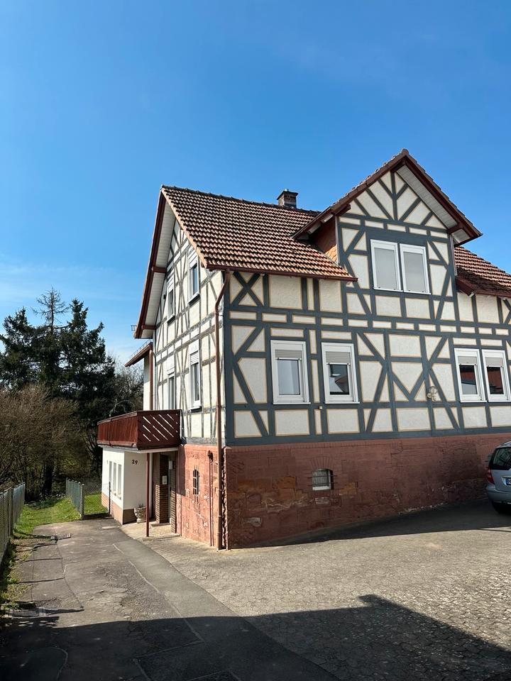 Großzügiges Anwesen in ruhiger Feldrandlage von FronhausenLahn