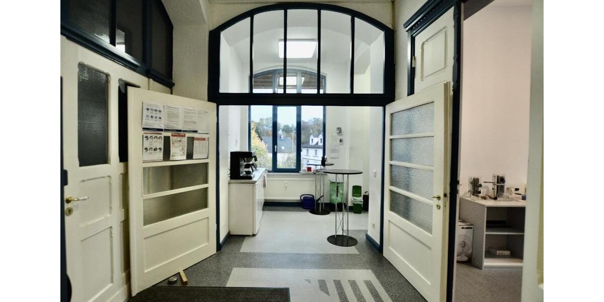 Arbeiten in historischer Brakeler Schule! 120 m² Büroflächen im charmanten Altbau zimmer