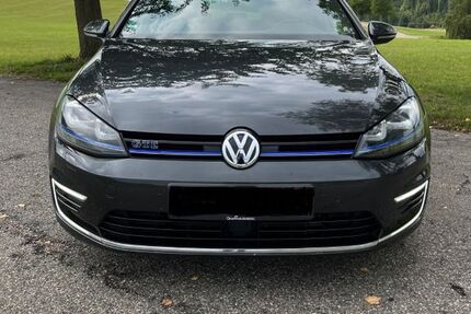VW Golf 140.000 km 16.500 € Geisingen 78187