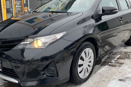 Toyota Auris 124.000 km 6.350 &euro; Bremen 28357