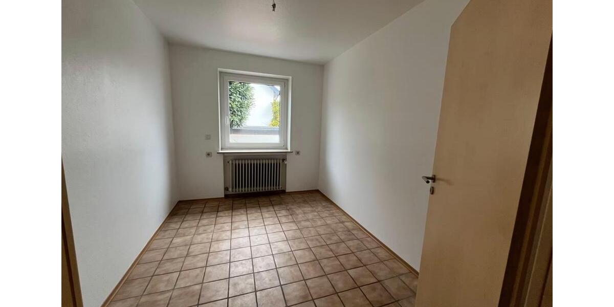 Hochparterre Mötzingen - 6 Zimmer, 146 m&sup2;, 1.790&euro; | Angebot:26431925