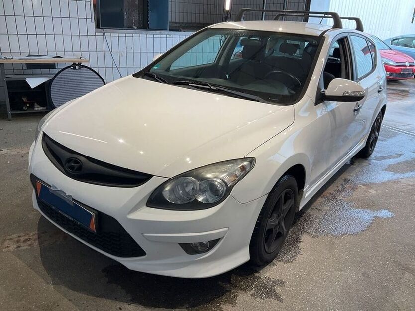 i30