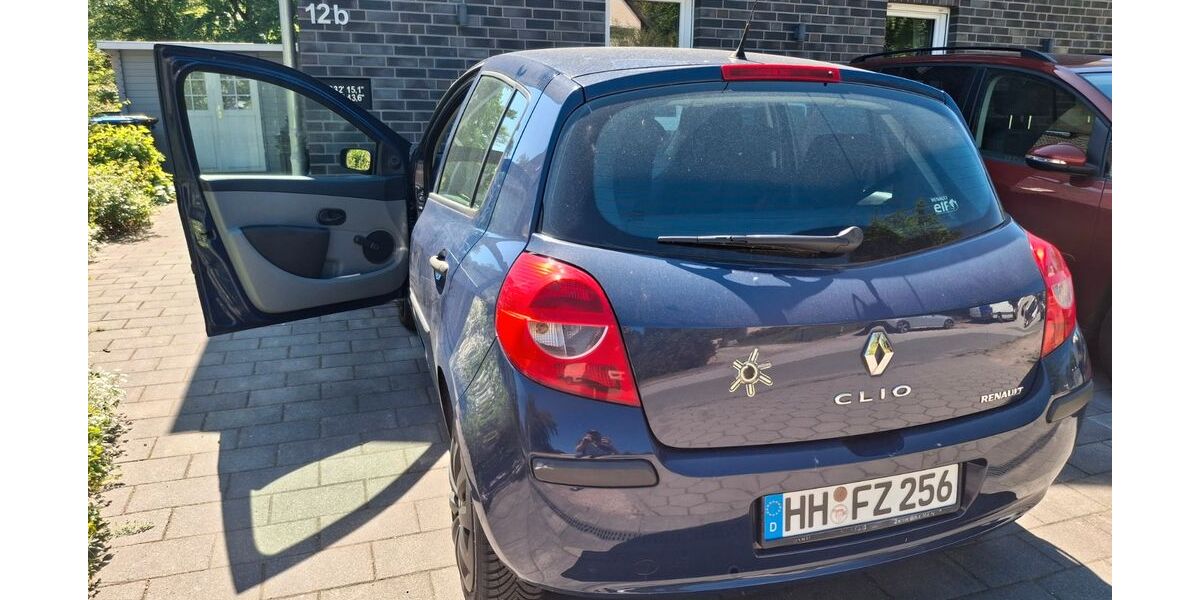 Renault Clio 20.500 km 4.200 &euro; Hamburg 22117