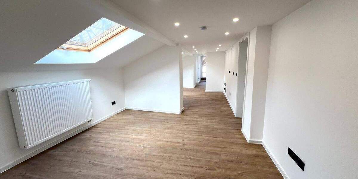 Zimmer Nußbaum - 3 Zimmer, 85 m&sup2;, 1.050&euro; | Angebot:25683775