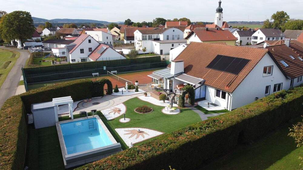 Vielseitiges Unternehmer-Anwesen in Bestzustand! Wohnen. Arbeiten. Leben. Freystadt - Forchheim 9 zimmer