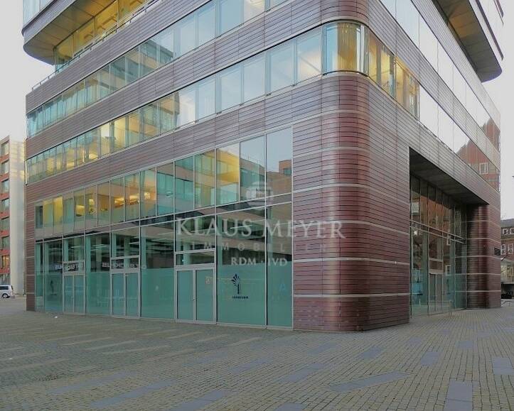 Erdgeschoß - z.B. für Yogastudio, Physiotherapie, Tagespflege, Fahrradhandel, usw., provisionsfrei
