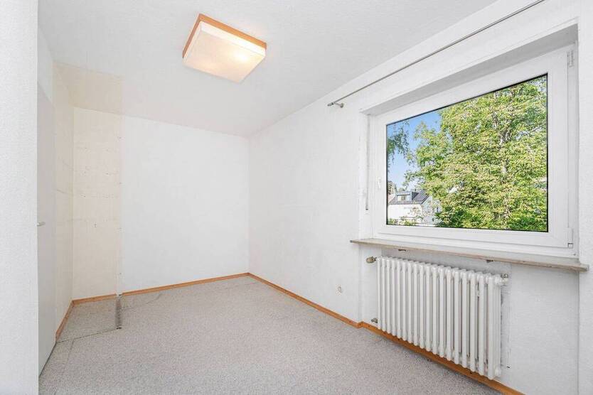 Familienschatz: Gemütliche DHH in ruhiger Lage von Vaterstetten. Teilweise renovierungsbedürftig.