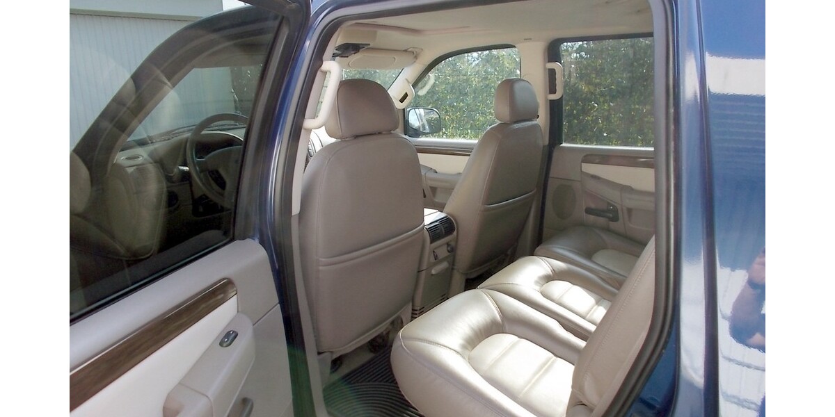 Ford Explorer 200.500 km 8.900 &euro; Remscheid 42853