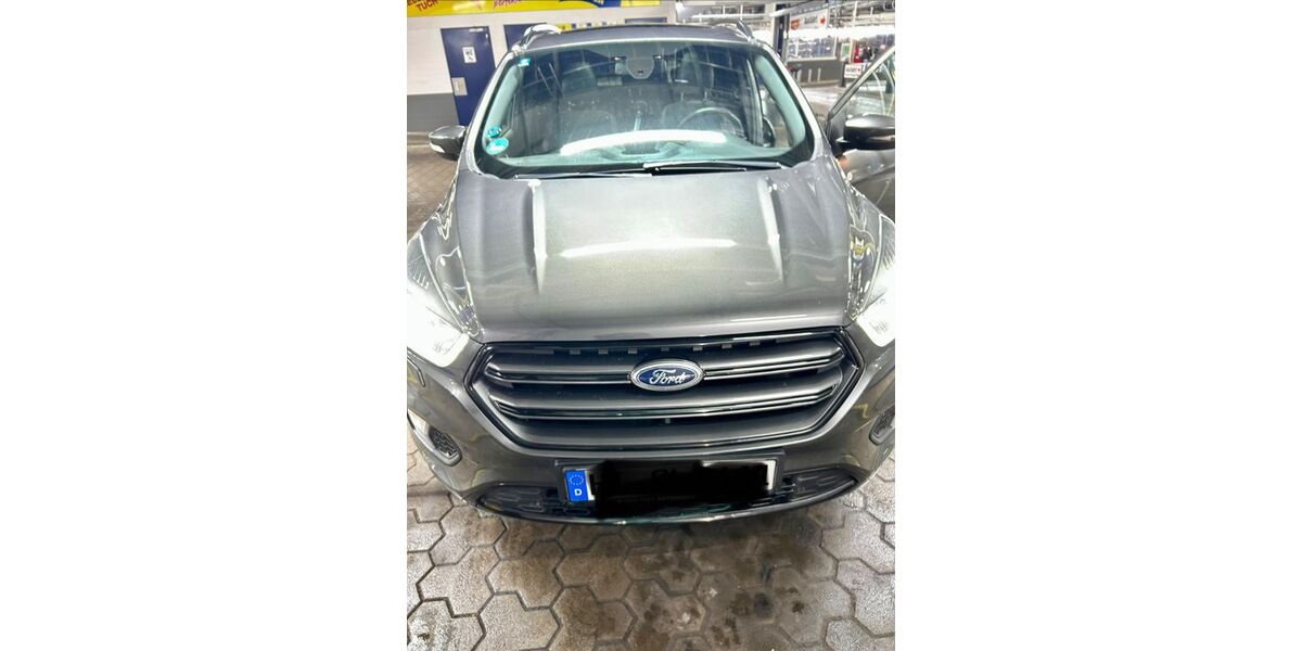 Ford Kuga 98.000 km 18.100 &euro; Hasede 31180