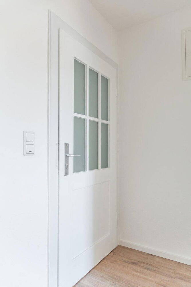 schöne, gut-geschnittene, renovierte 2-Zimmerwohnung zu vermieten