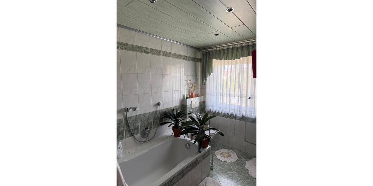 Etagenwohnung Elsterwerda - 3 Zimmer, 130 m&sup2;, 155.000&euro; | Angebot:26768837