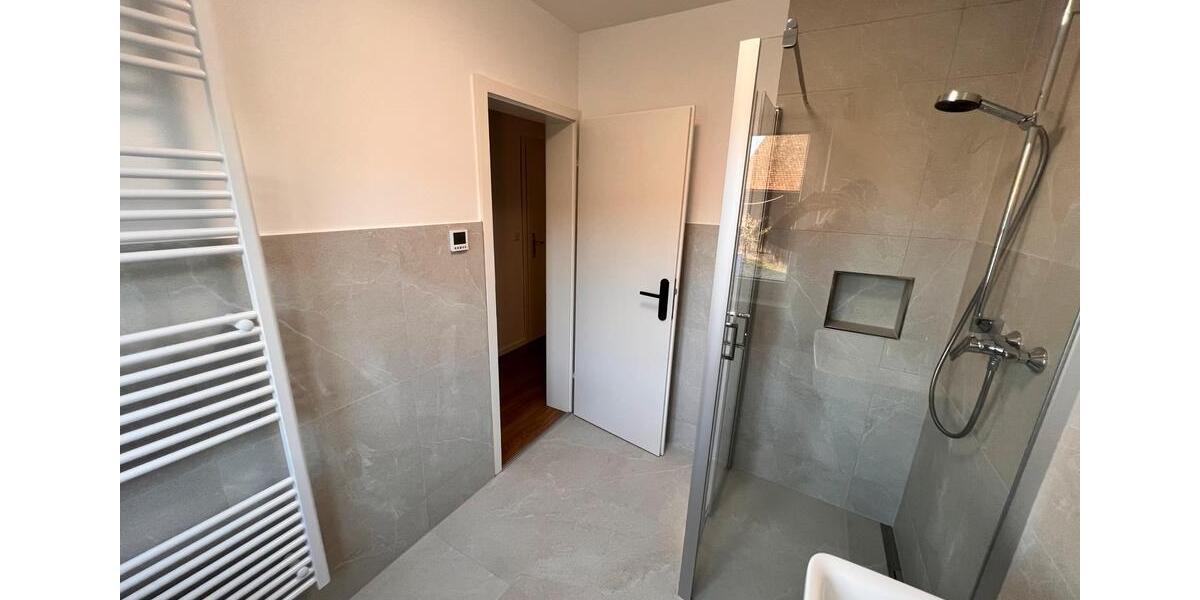 Erdgeschoss-Wohnung mit Terrasse und privatem Garten in ZFH 3 zimmer