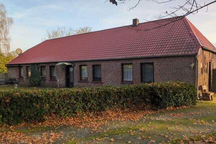 Charmantes Bauernhaus mit viel Potenzial und großem Grundstück in Zetel 5 zimmer