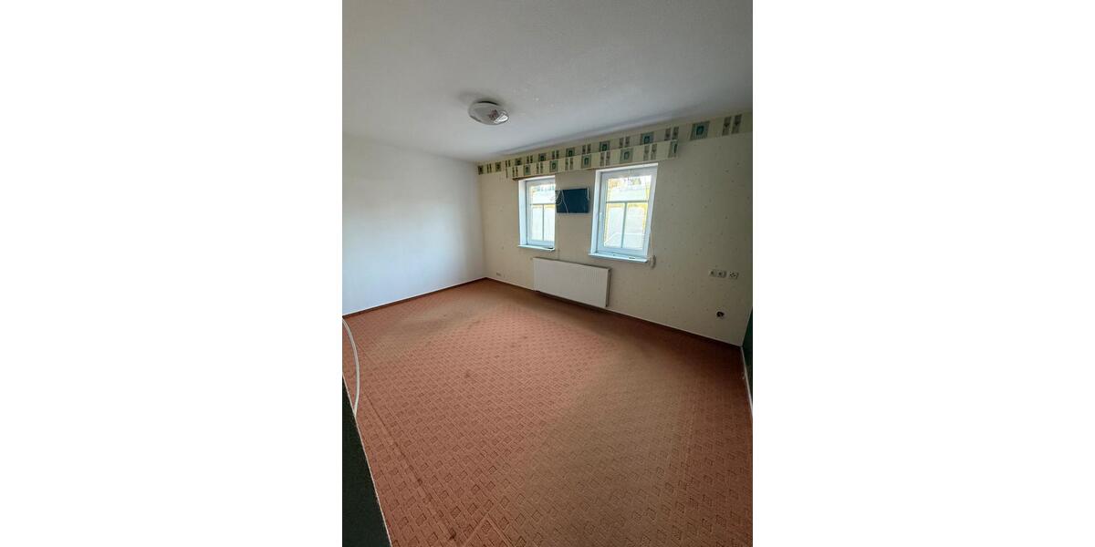 Einfamilienhaus Neuhaus am Rennweg - 10 Zimmer, 147 m&sup2;, 120.000&euro; | Angebot:26620956