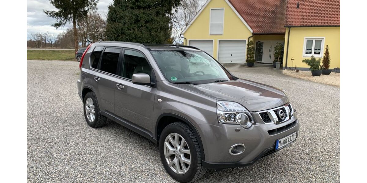 Nissan X-Trail 218.000 km 8.000 &euro; München 81671