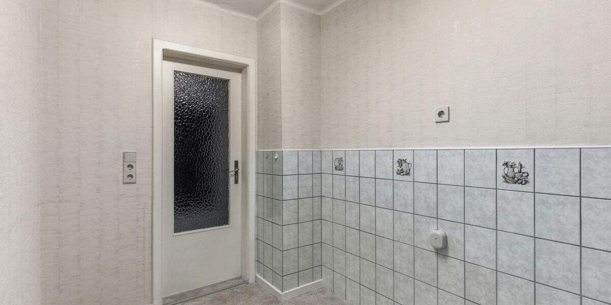 Etagenwohnung Gröditz - 3 Zimmer, 60 m&sup2;, 39.900&euro; | Angebot:25387315