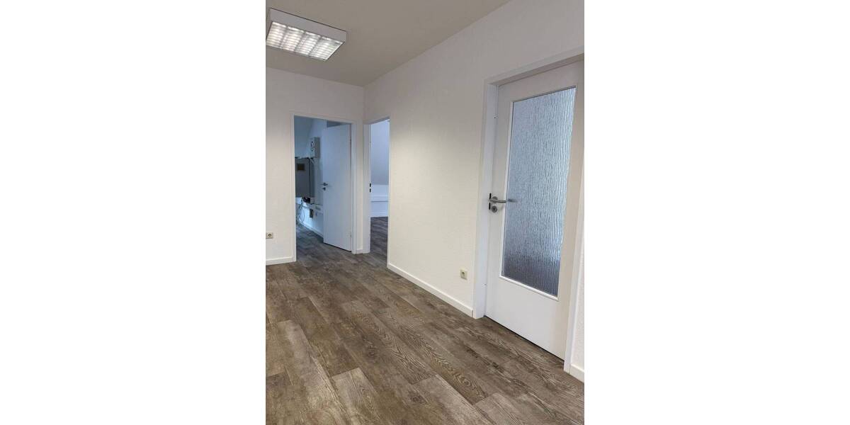 Gewerbeobjekt Syke - 4 Zimmer, 155 m&sup2;, 1.200&euro; | Angebot:26015512