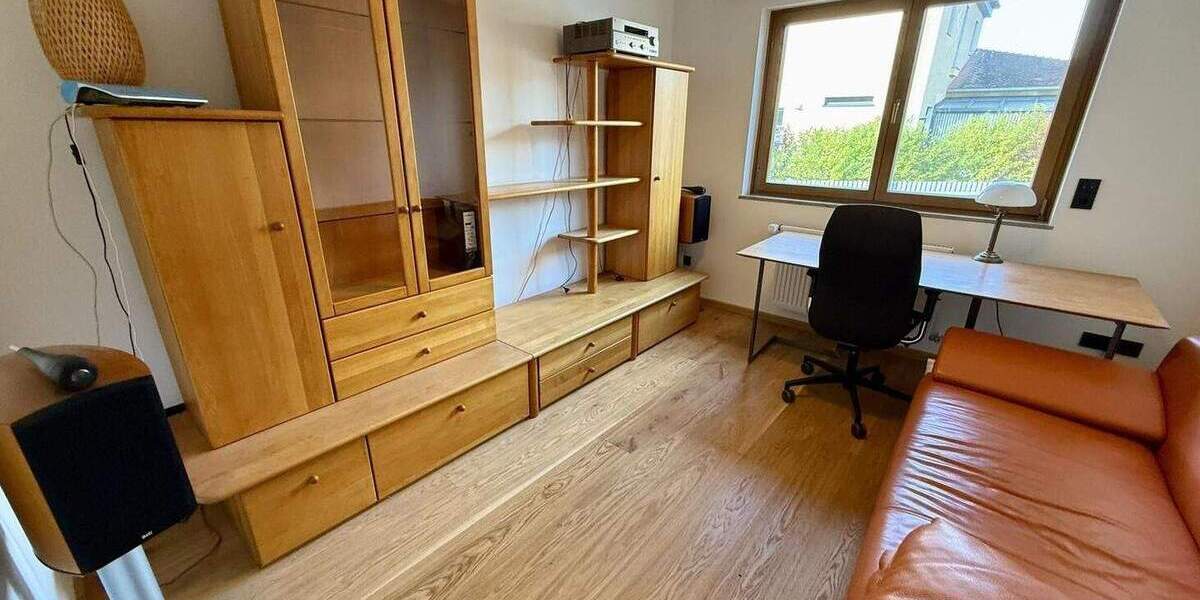 Bungalow Iphofen - 8 Zimmer, 214 m&sup2;, 2.350&euro; | Angebot:24320348