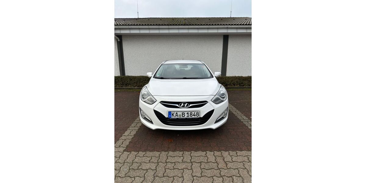 Hyundai i40 211.000 km 6.399 € Weingarten 76356