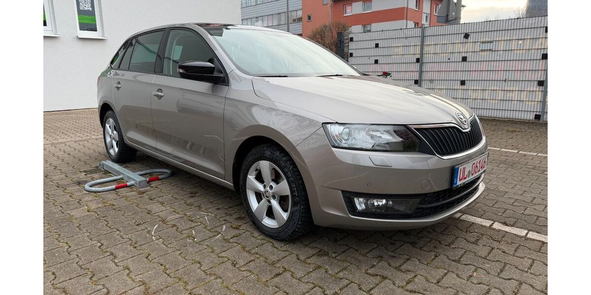 Skoda Rapid 89.000 km 12.600 &euro; Ulm 89077