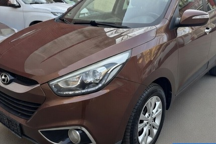 Hyundai ix35 FIFA World Cup Edition AHK AWD Autom. 4x4 135.769 km 9.700 &euro; Berlin 10247