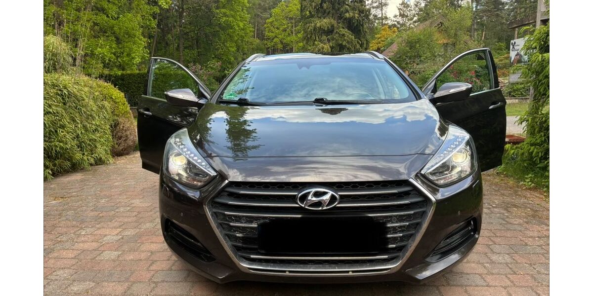 Hyundai i40 135.000 km 9.800 &euro; Müden/Örtze 29328