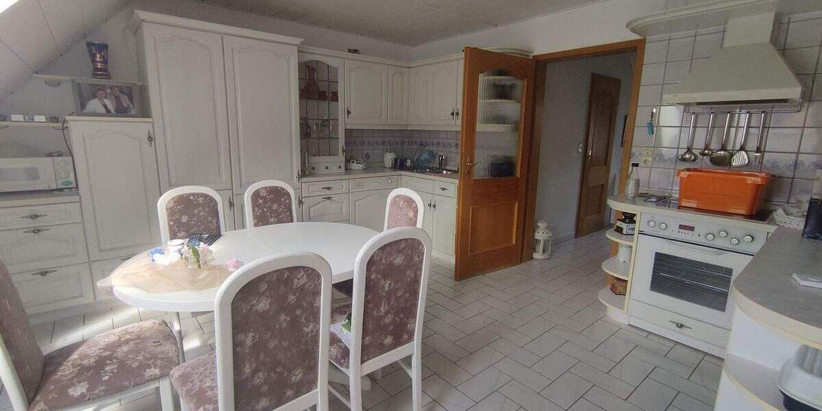 Mehrfamilienhaus, Wohnhaus Bitterfeld-Wolfen Bobbau - 8 Zimmer, 197 m&sup2;, 290.000&euro; | Angebot:25822452