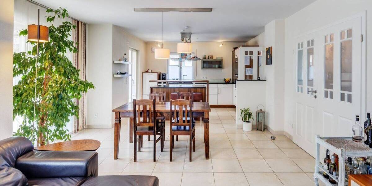 Perfekt für Familien in ruhiger Ortsrandlage! Großzügiges Einfamilienhaus mit moderner Ausstattung! 6 zimmer