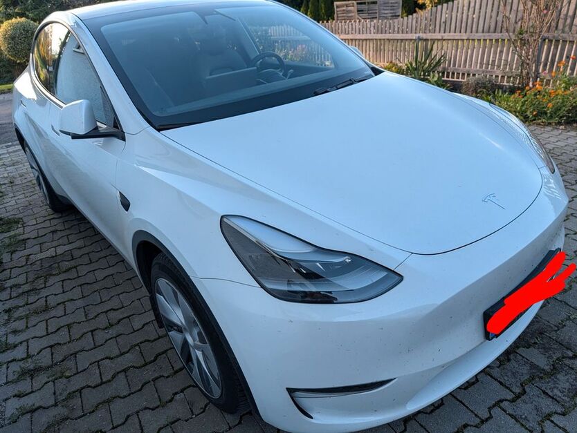 Tesla Model Y 29.500 km 34.800 € Münsing 82541