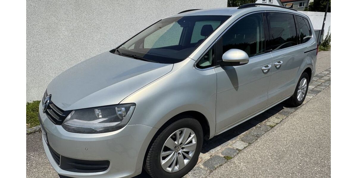 VW Sharan 227.100 km 8.900 &euro; Germering 82110