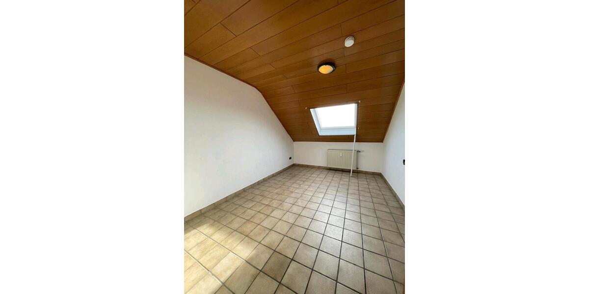 Dachgeschoßwohnung Schwalmtal - 3 Zimmer, 58 m&sup2;, 520&euro; | Angebot:24896187