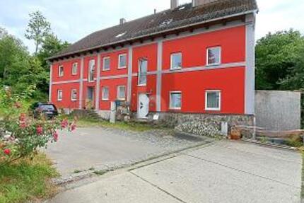 VIEL PLATZ MIT BACHLAUF UND EIGENEM WEIHER