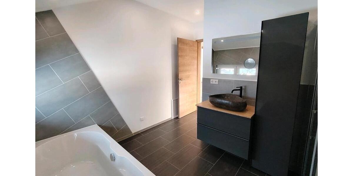 Doppelhaushälfte Pollenfeld - 5.5 Zimmer, 165 m&sup2;, 1.750&euro; | Angebot:24808306