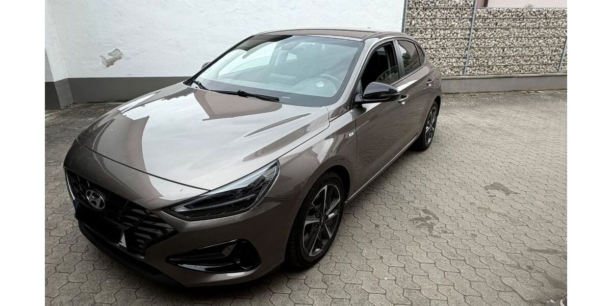 Hyundai i30 81.000 km 18.500 &euro; Dudenhofen 67373