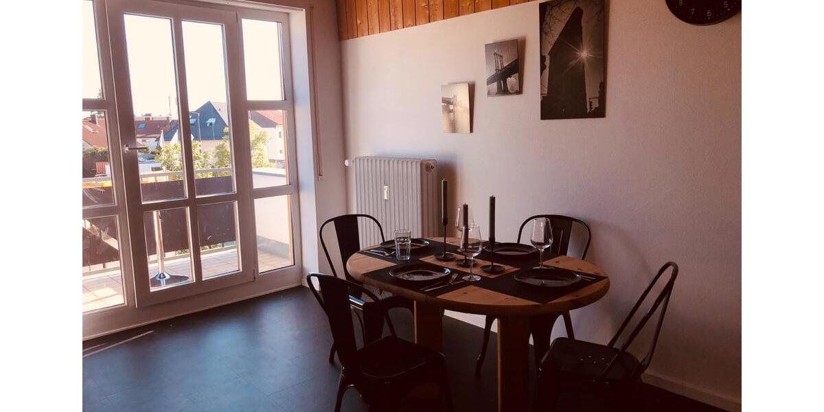 Dachgeschoßwohnung Gilching - 1.5 Zimmer, 54 m&sup2;, 1.200&euro; | Angebot:25830914