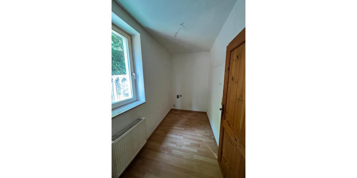 Etagenwohnung Schleusingen - 4.5 Zimmer, 104 m&sup2;, 676&euro; | Angebot:25641755