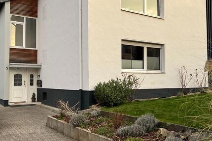 Sanierte 3,5 Zimmerwohnung in KH-Süd mit EBKGartenGarage 3.5 zimmer