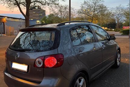 VW Golf Plus 216.000 km 4.999 &euro; Wiesbaden 65183
