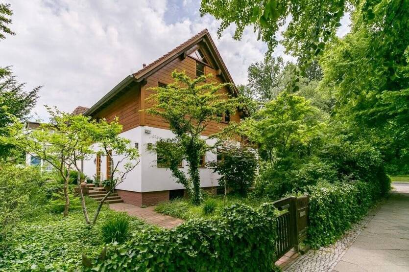 Nachhaltiges Einfamilienhaus in bester Lage von Berlin-Zehlendorf
