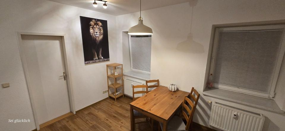 Tagesweise Vermietung: Wohnung mit Terrasse, Küche, Parkplatz – 5 3 zimmer