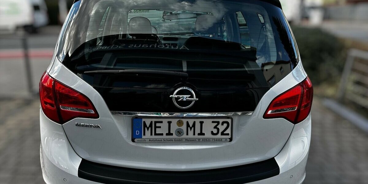 Opel Meriva B Edition * foliertes Dach* 83.500 km 10.995 &euro; Meißen 01662