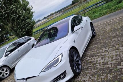 Tesla Model S 123.000 km 30.900 &euro; Dettelbach 97337
