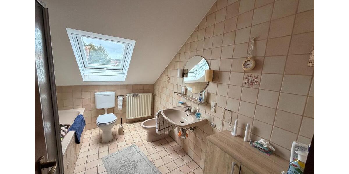 Dachgeschoßwohnung Petersberg - 3 Zimmer, 76 m&sup2;, 229.000&euro; | Angebot:25944122