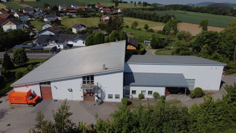 Halle in Willmering 995.000 € 2196 m²