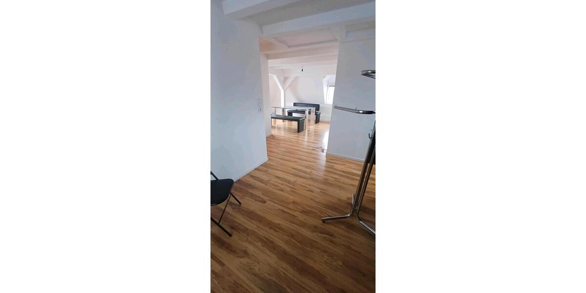 Dachgeschoßwohnung Höchberg - 1.5 Zimmer, 50 m&sup2;, 550&euro; | Angebot:26322561