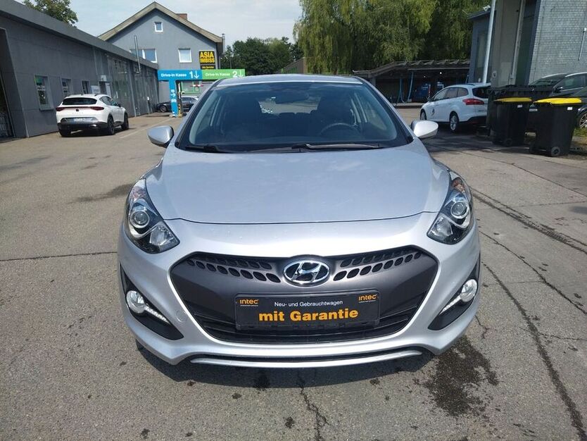i30