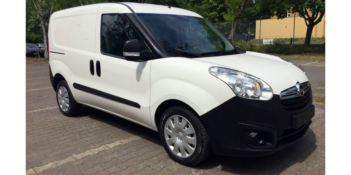 Opel Combo 133.000 km 8.211 &euro; Berlin 13597