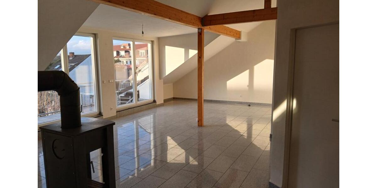 Dachgeschoßwohnung Frankfurt am Main Oberrad - 3 Zimmer, 84 m&sup2;, 1.380&euro; | Angebot:26326800