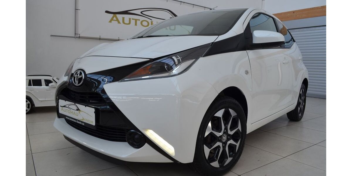 Toyota Aygo (X) 53.000 km 7.900 € Ottobrunn / Riemerling 85521