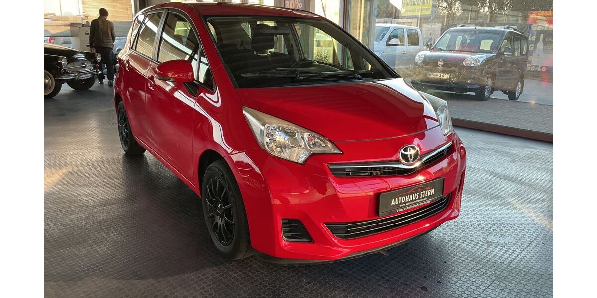 Toyota Verso-S 132.000 km 6.600 &euro; Bremen 28201